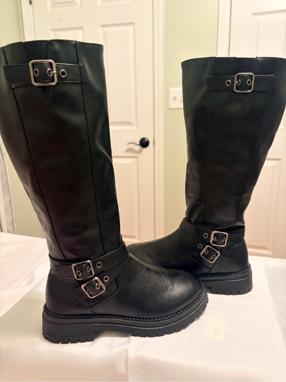 pop Black Knee-High Buckle Lug-Heel Boots